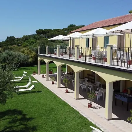 Agriturismo Monte Maggio *